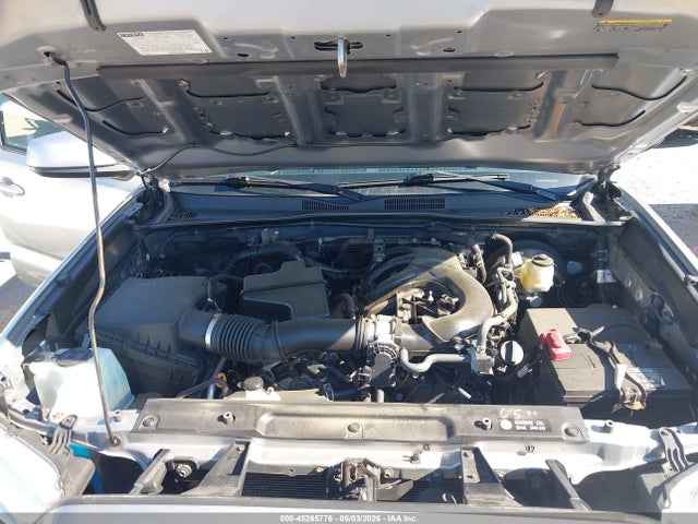 5TFSZ5AN5JX162561 Toyota Tacoma Sr5 V6