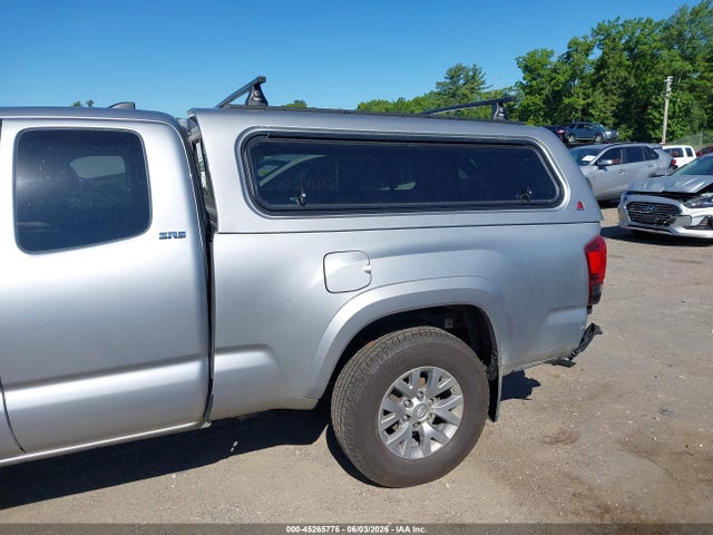 5TFSZ5AN5JX162561 Toyota Tacoma Sr5 V6