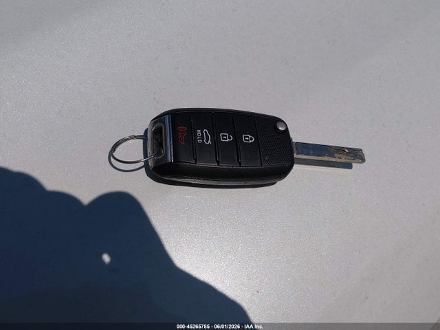 45265785 :رقم المزاد ، 5XXGT4L30GG066320 vin ، 2016 Kia Optima Lx مزاد بيع