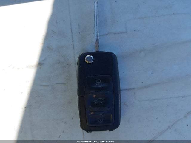 45265918 :رقم المزاد ، 3VWDD21C43M425245 vin ، 2003 Volkswagen New Beetle Glx مزاد بيع