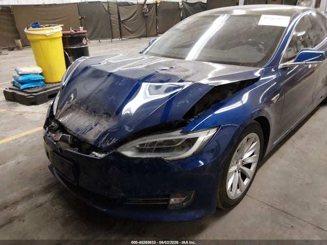 45265933 :رقم المزاد ، 5YJSA1E20GF137411 vin ، 2016 Tesla Model S مزاد بيع