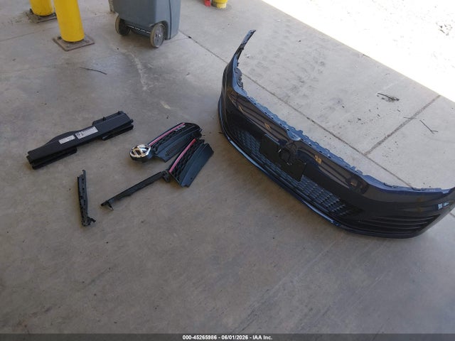 2015 Volkswagen Golf Gti 2.0t S 4-door მანქანა იყიდება აუქციონზე, vin: 3VW5T7AU0FM062038, აუქციონის ნომერი: 45265986