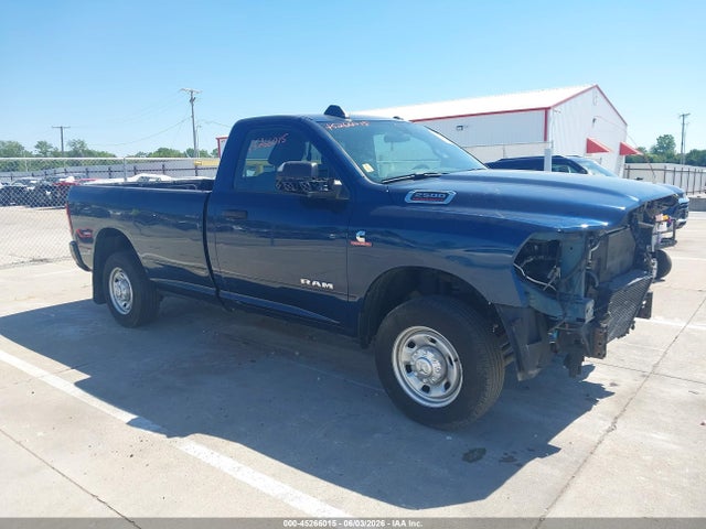 45266015 :رقم المزاد ، 3C6MR4AL1NG189811 vin ، 2022 Ram 2500 Tradesman  4x2 8' Box مزاد بيع