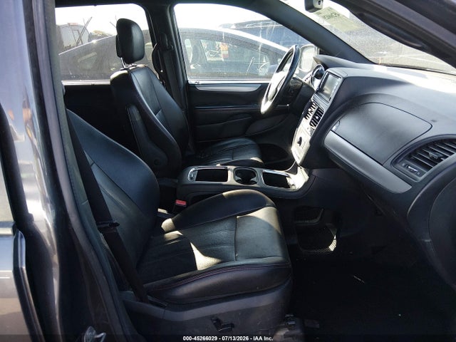 45266029 :رقم المزاد ، 2C4RDGEG8JR327246 vin ، 2018 Dodge Grand Caravan Gt مزاد بيع