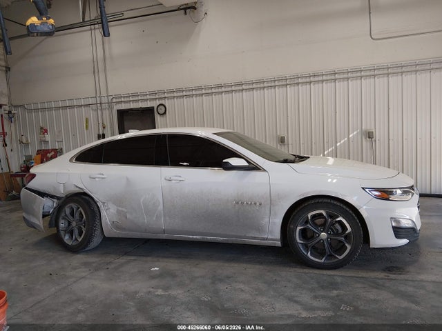 1G1ZD5ST3LF111068 Chevrolet Malibu Fwd Lt