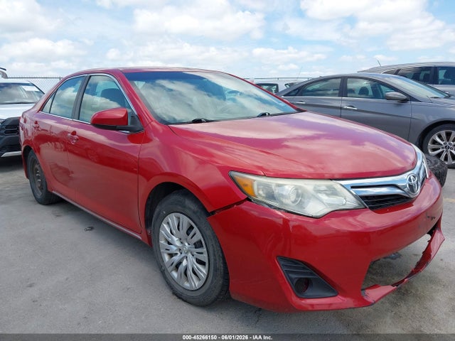 2014 Toyota Camry Le მანქანა იყიდება აუქციონზე, vin: 4T4BF1FK0ER371134, აუქციონის ნომერი: 45266150
