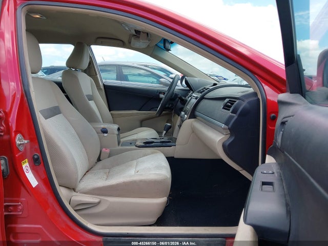 2014 Toyota Camry Le მანქანა იყიდება აუქციონზე, vin: 4T4BF1FK0ER371134, აუქციონის ნომერი: 45266150