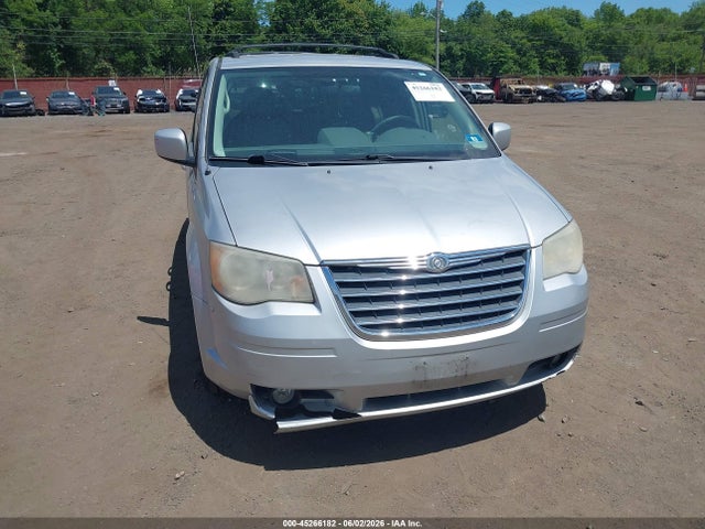 45266182 :رقم المزاد ، 2A4RR5D18AR451143 vin ، 2010 Chrysler Town & Country Touring مزاد بيع