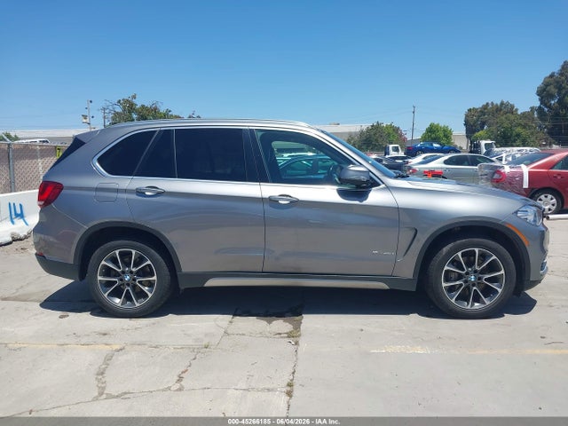45266185 :رقم المزاد ، 5UXKR0C33H0X77318 vin ، 2017 Bmw X5 Xdrive35i مزاد بيع
