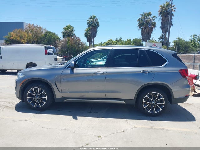 45266185 :رقم المزاد ، 5UXKR0C33H0X77318 vin ، 2017 Bmw X5 Xdrive35i مزاد بيع