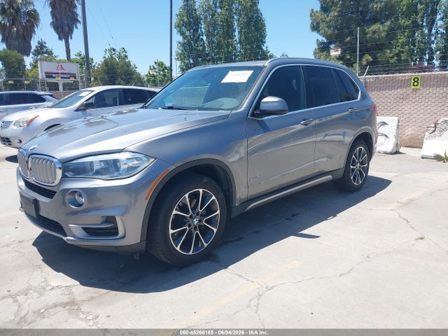 45266185 :رقم المزاد ، 5UXKR0C33H0X77318 vin ، 2017 Bmw X5 Xdrive35i مزاد بيع