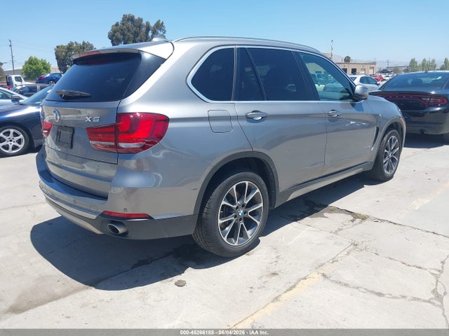 45266185 :رقم المزاد ، 5UXKR0C33H0X77318 vin ، 2017 Bmw X5 Xdrive35i مزاد بيع