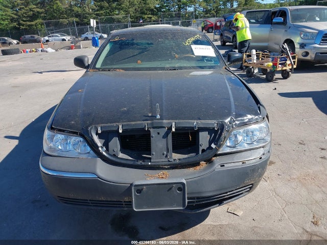 Aukcja sprzedaży 2004 Lincoln Town Car Ultimate, vin: 1LNHM83W74Y680133, numer aukcji: 45266193