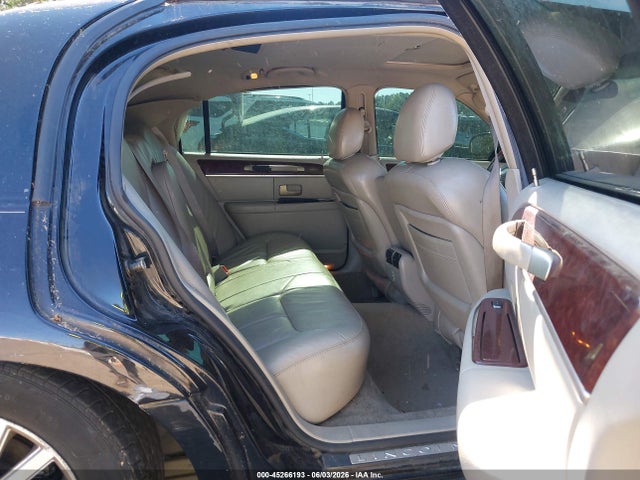 Aukcja sprzedaży 2004 Lincoln Town Car Ultimate, vin: 1LNHM83W74Y680133, numer aukcji: 45266193
