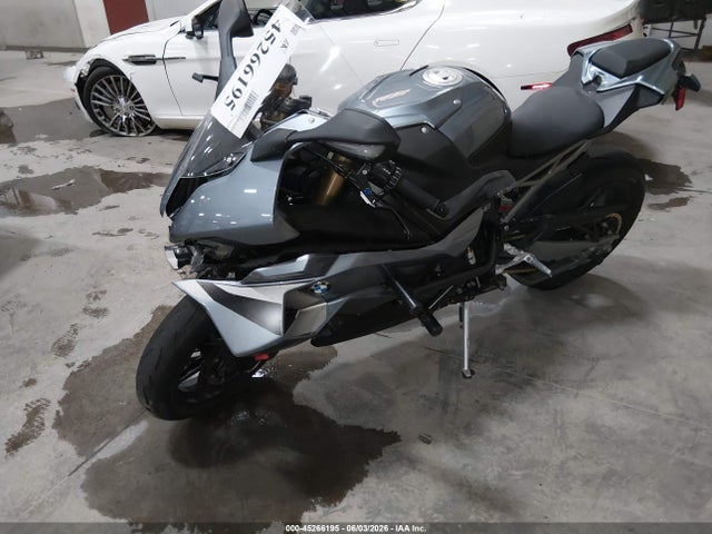 45266195 :رقم المزاد ، WB10P2302S6L81589 vin ، 2025 Bmw S 1000 Rr مزاد بيع