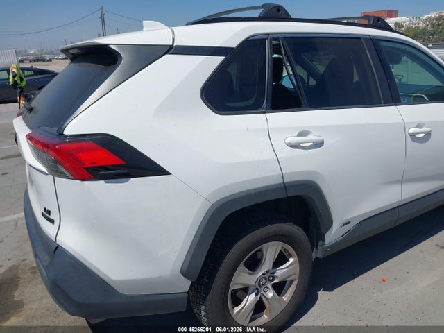 2T3MWRFVXKW036008 Toyota Rav4 Hybrid Le