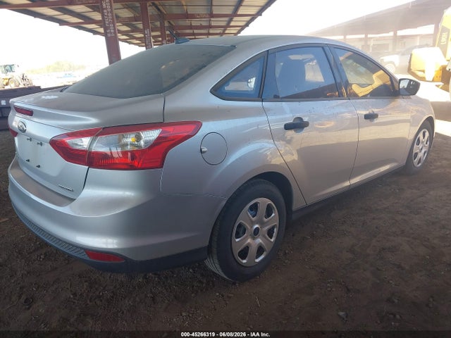 Ford FOCUS S 2014 1FADP3E29EL407738 Image 4