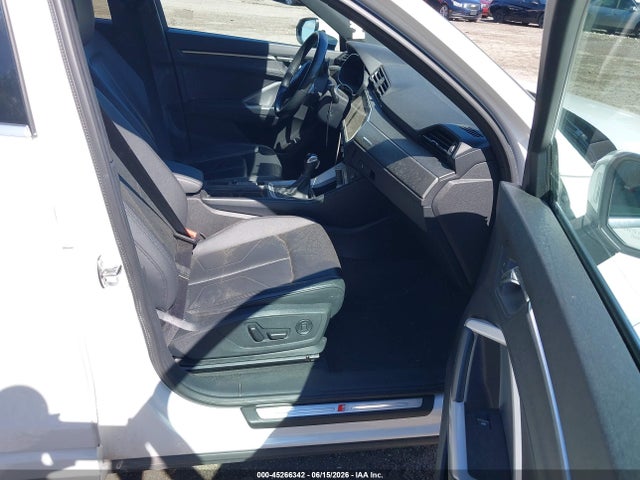 Aukcja sprzedaży 2023 Audi Q3 Premium 45 Tfsi S Line Quattro Tiptronic, vin: WA1DECF31P1109152, numer aukcji: 45266342