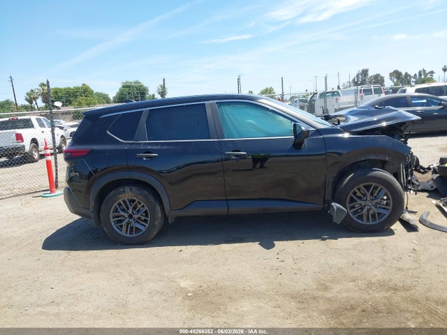 5N1BT3AA9PC928998 Nissan Rogue S Fwd