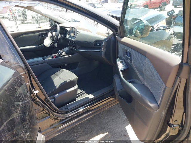 5N1BT3AA9PC928998 Nissan Rogue S Fwd