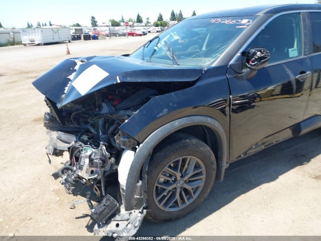 5N1BT3AA9PC928998 Nissan Rogue S Fwd