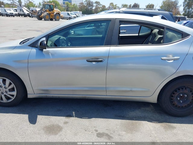 Hyundai ELANTRA SE 2017 5NPD74LFXHH179909 Image 13