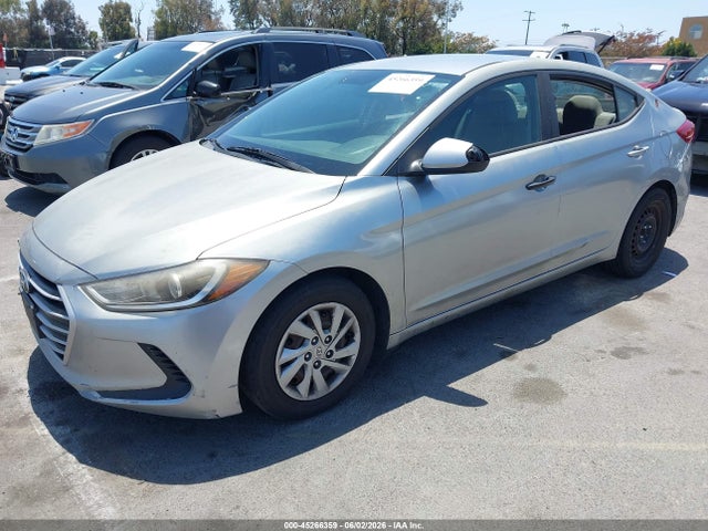 Hyundai ELANTRA SE 2017 5NPD74LFXHH179909 Image 2