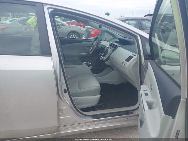 Продажа на аукционе авто 2012 Toyota Prius V Five, vin: JTDZN3EU7C3175323, номер лота: 45266398