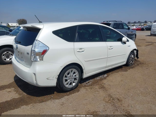 Toyota Prius V Two 2014 JTDZN3EU5EJ011860 Image 4