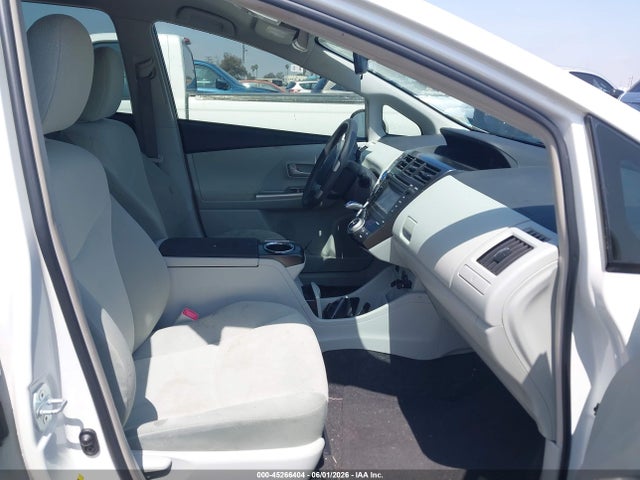 Toyota Prius V Two 2014 JTDZN3EU5EJ011860 Image 5