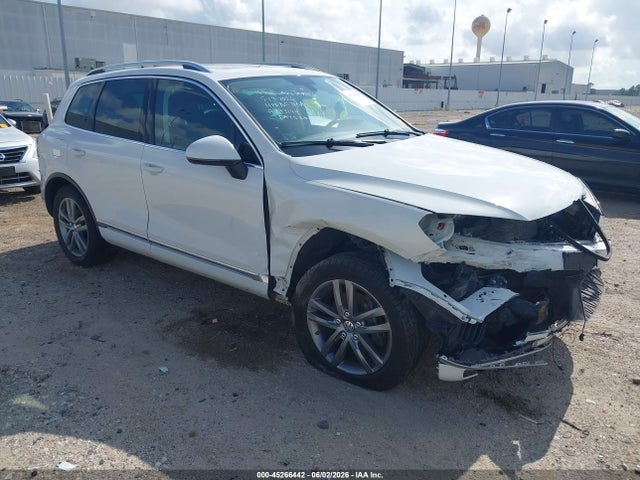 2016 Volkswagen Touareg Vr6 Lux მანქანა იყიდება აუქციონზე, vin: WVGEF9BP7GD001146, აუქციონის ნომერი: 45266442