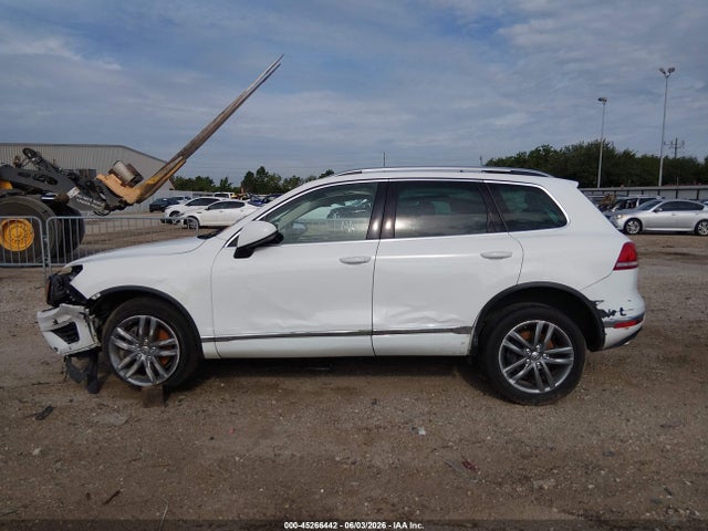 2016 Volkswagen Touareg Vr6 Lux მანქანა იყიდება აუქციონზე, vin: WVGEF9BP7GD001146, აუქციონის ნომერი: 45266442