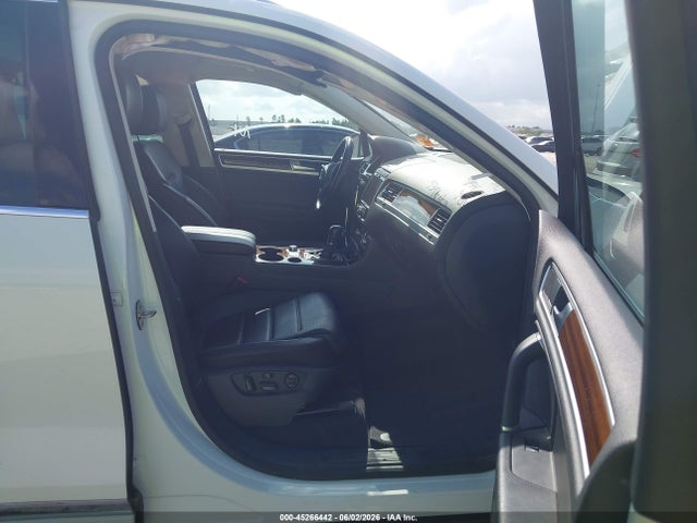2016 Volkswagen Touareg Vr6 Lux მანქანა იყიდება აუქციონზე, vin: WVGEF9BP7GD001146, აუქციონის ნომერი: 45266442