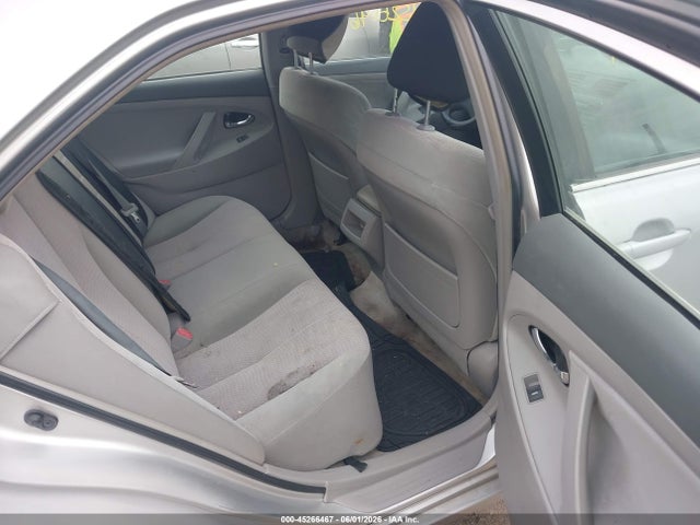 45266467 :رقم المزاد ، 4T1BF3EK7BU188221 vin ، 2011 Toyota Camry Le مزاد بيع