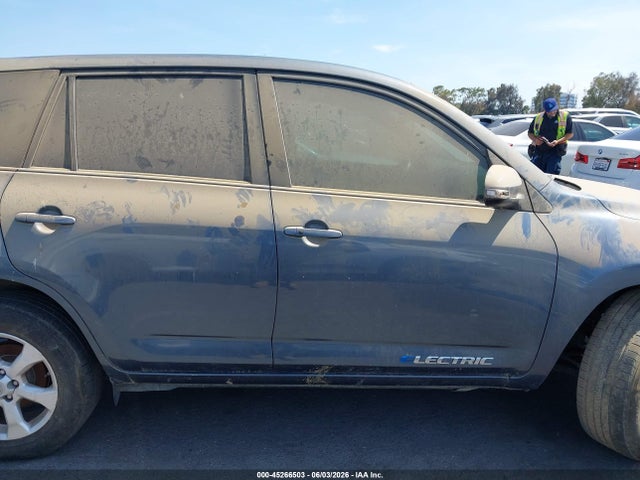 45266503 :رقم المزاد ، 2T3YL4DV3DW001586 vin ، 2013 Toyota Rav4 Ev مزاد بيع
