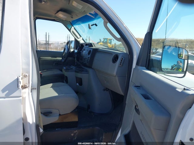 1FTNE2EW4EDA18601 Ford E-250 Commercial