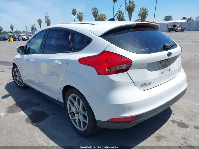 Ford FOCUS SE 2015 1FADP3K24FL300764 Image 3