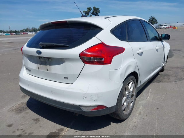 Ford FOCUS SE 2015 1FADP3K24FL300764 Image 4