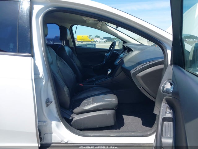 Ford FOCUS SE 2015 1FADP3K24FL300764 Image 5