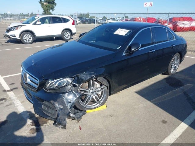 Mercedes-Benz E 300 2019 WDDZF4JB2KA503318 Image 2