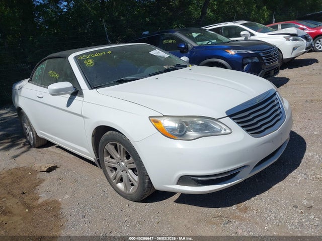 Auction sale of the 2013 Chrysler 200 Touring, vin: 1C3BCBEB8DN539825, lot number: 45266647