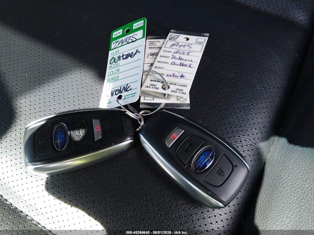 2015 Subaru Outback 3.6r Limited მანქანა იყიდება აუქციონზე, vin: 4S4BSENC3F3313517, აუქციონის ნომერი: 45266648