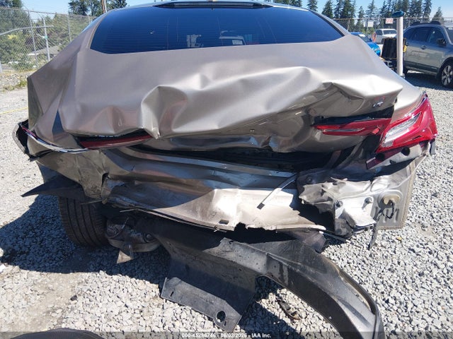 1G1ZE5ST4PF150657 Chevrolet Malibu Fwd 2lt