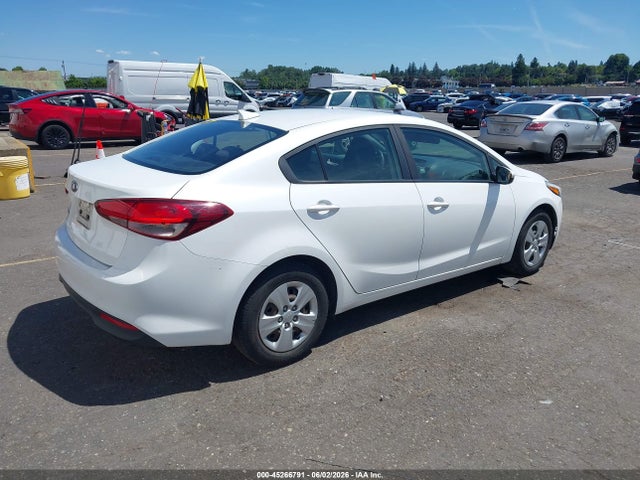 KIA FORTE LX 2018 3KPFL4A76JE181103 Image 4