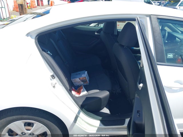 KIA FORTE LX 2018 3KPFL4A76JE181103 Image 8