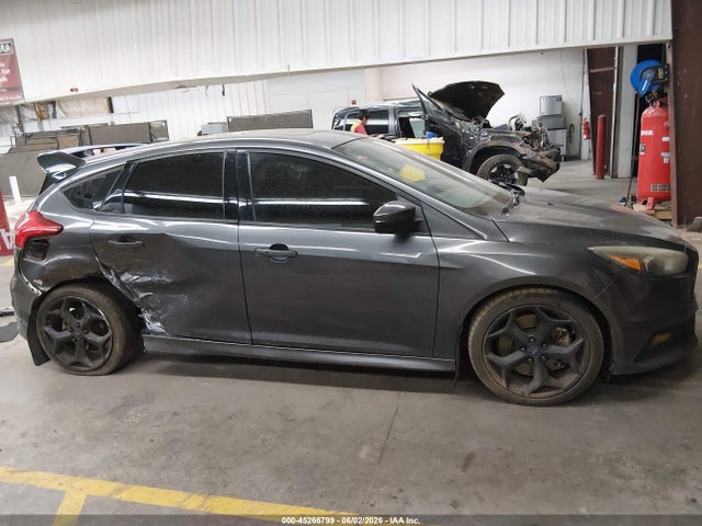 45266799 :رقم المزاد ، 1FADP3L91HL245589 vin ، 2017 Ford Focus St مزاد بيع