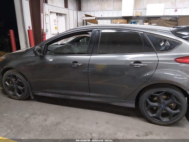 Ford FOCUS ST 2017 1FADP3L91HL245589 Image 14