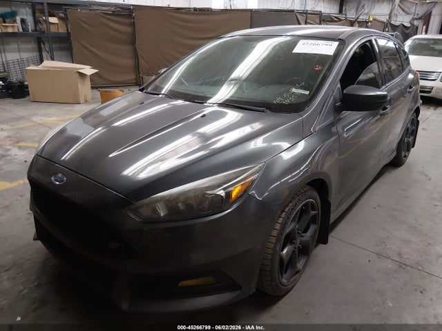 Ford FOCUS ST 2017 1FADP3L91HL245589 Image 2