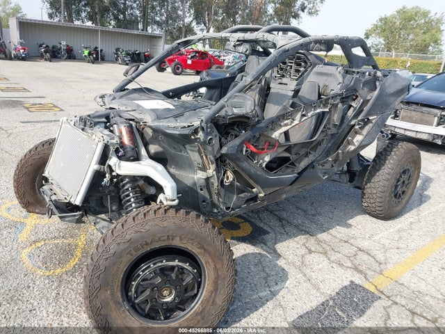 45266885 :رقم المزاد ، 3JB8XAT28RE001566 vin ، 2024 Can-am Maverick R X Rs مزاد بيع