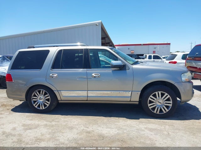 45266890 :رقم المزاد ، 5LMFU28568LJ11035 vin ، 2008 Lincoln Navigator مزاد بيع